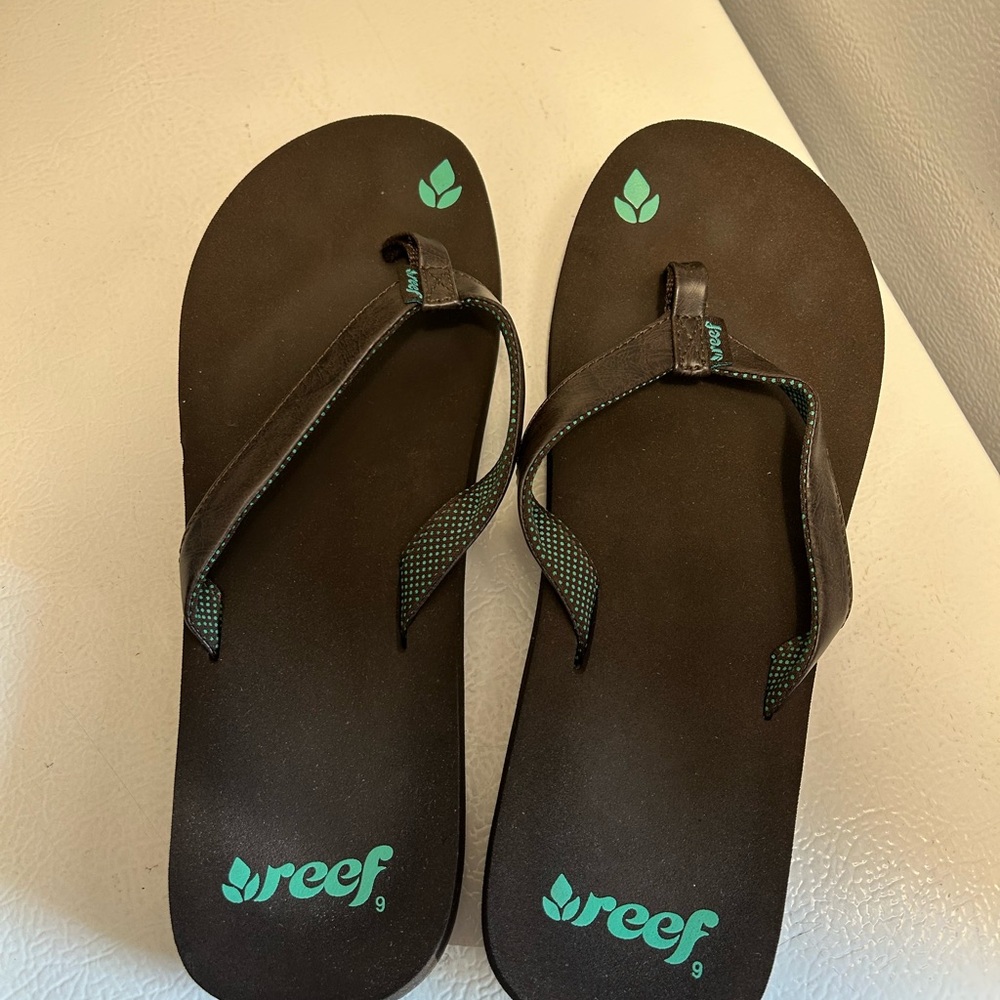Reef Black Sandals with Teal Highlights
